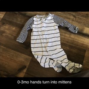 0-3mo close toed minimalist footy pj’s mitten hand